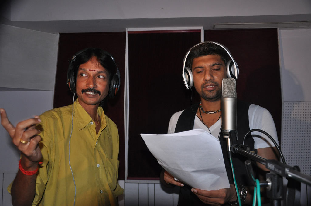 Malaysia Singer Anand sings for Oru Nadigaiyin Vakkumoolam | Picture 85885